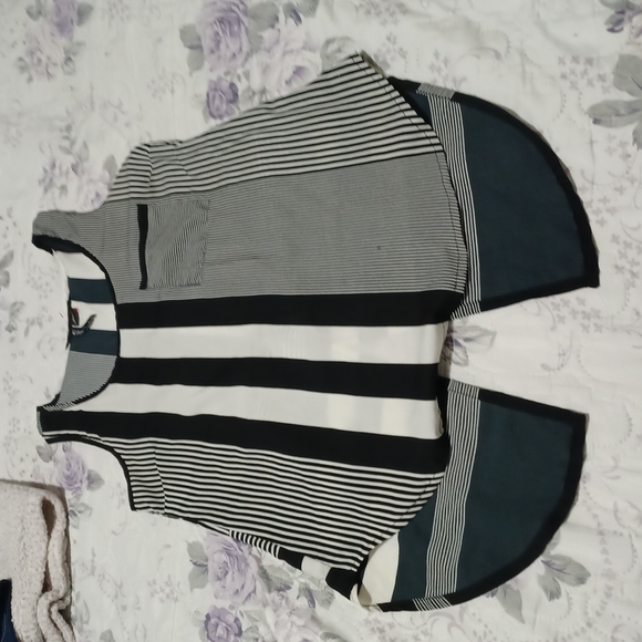 Sleevless knit - Picture 1 of 2